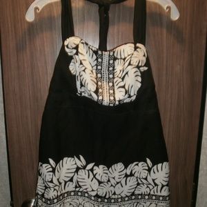 NEW  WHITE HOUSE BLACK MARKET sz 6 HALTER TOP